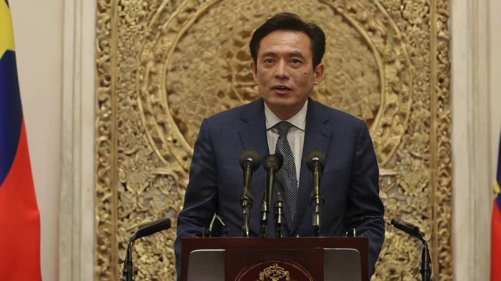 素人出道成明星引发热议，直播中“理性吃瓜群众”成新风尚