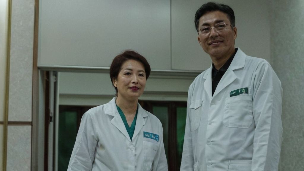 内地明星私生活被吃瓜博主揭秘引发热议 贴心小棉袄还是幕后黑手