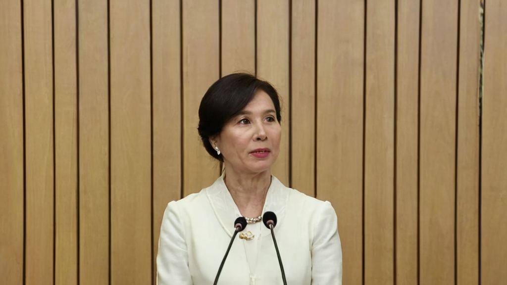 能从各种渠道获取明星的张碧晨与周也背后秘密引发热议
