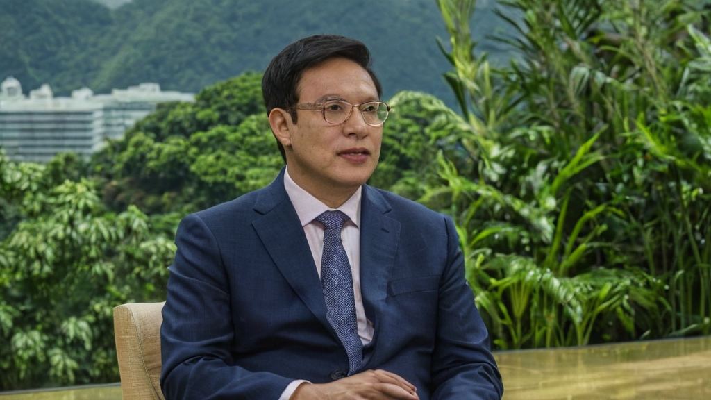 娱乐吃瓜记者疑似隐藏身份与娱乐圈吃瓜论坛的关系揭秘