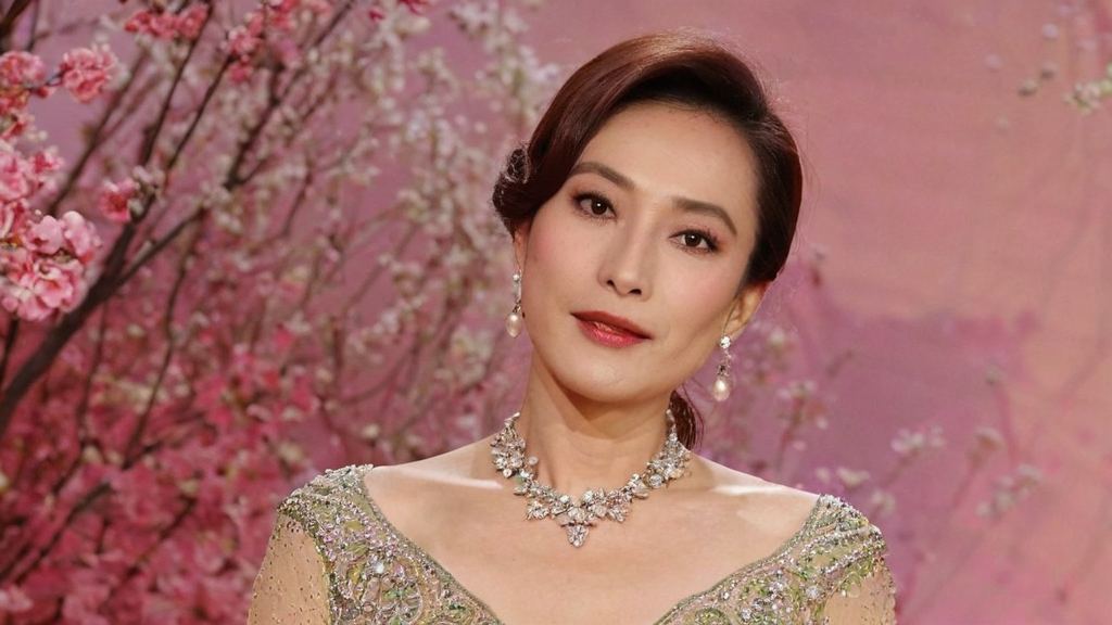 娱乐圈真相揭秘，吕佳容红毯斗胸引发网络争议 频不仅让观众了解明星真相