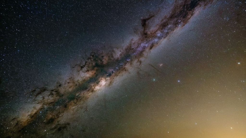 娱乐吃瓜酱关注明星动态直播引发热议明星恋情疑似炒作