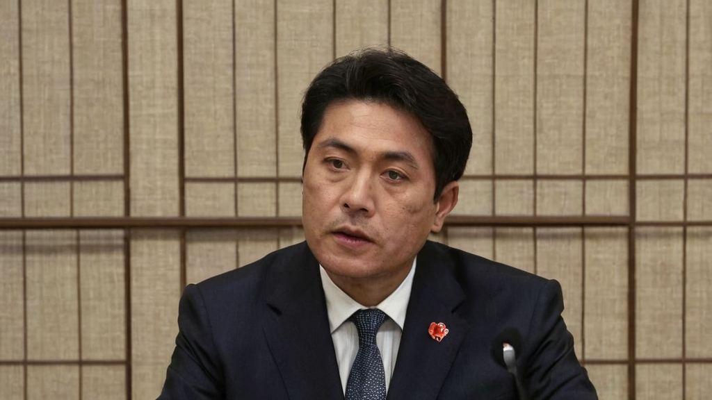 瓜田李下娱乐侦探揭秘娱乐分析师的疑似恋情引发吃瓜娱乐联盟热议