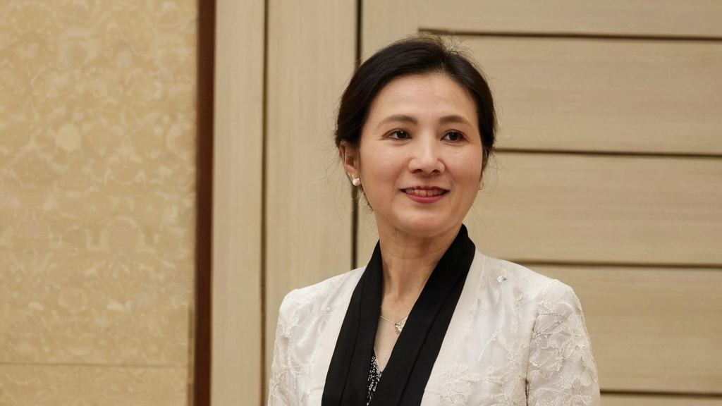 于明加曝光香闺秘照床榻间尽展诱人S曲线引发热议 近期公众关注焦点在娱乐圈女明星私照事件上