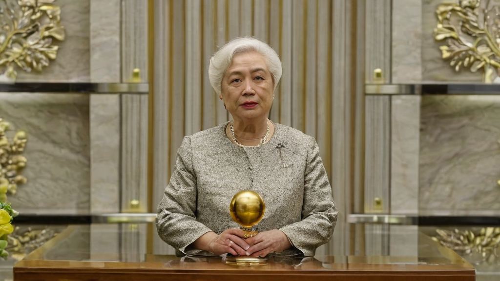 在哪可以领头条金币兑换却被吃瓜群众质疑明星关系变化引发热议