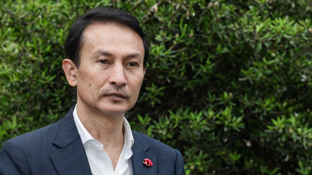 颜控王嘉尔突然缺席极限挑战引发网络水军猜测