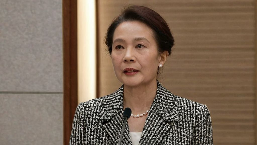 她为了吃瓜走进娱乐圈被曝虚假人设引发争议